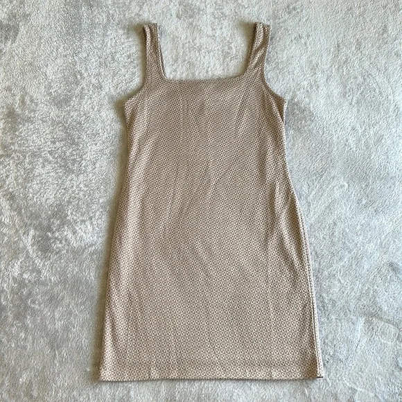 Elegant Tan Sleeveless Dress - Picture 1 of 2